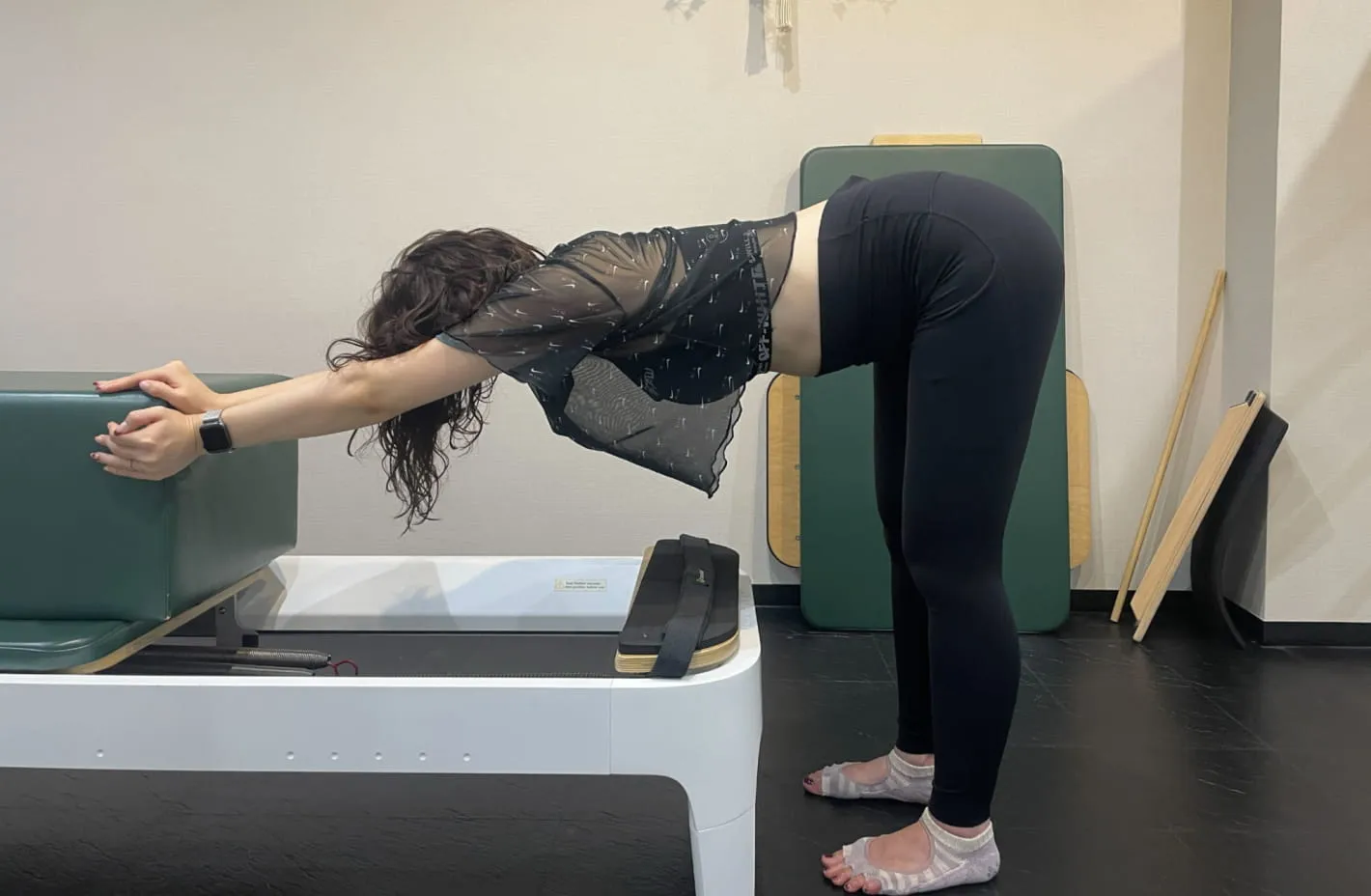 ピラティスタジオBB 武蔵小杉でリフォーマーを使用してマタニティピラティスを実践しているY,M様の写真