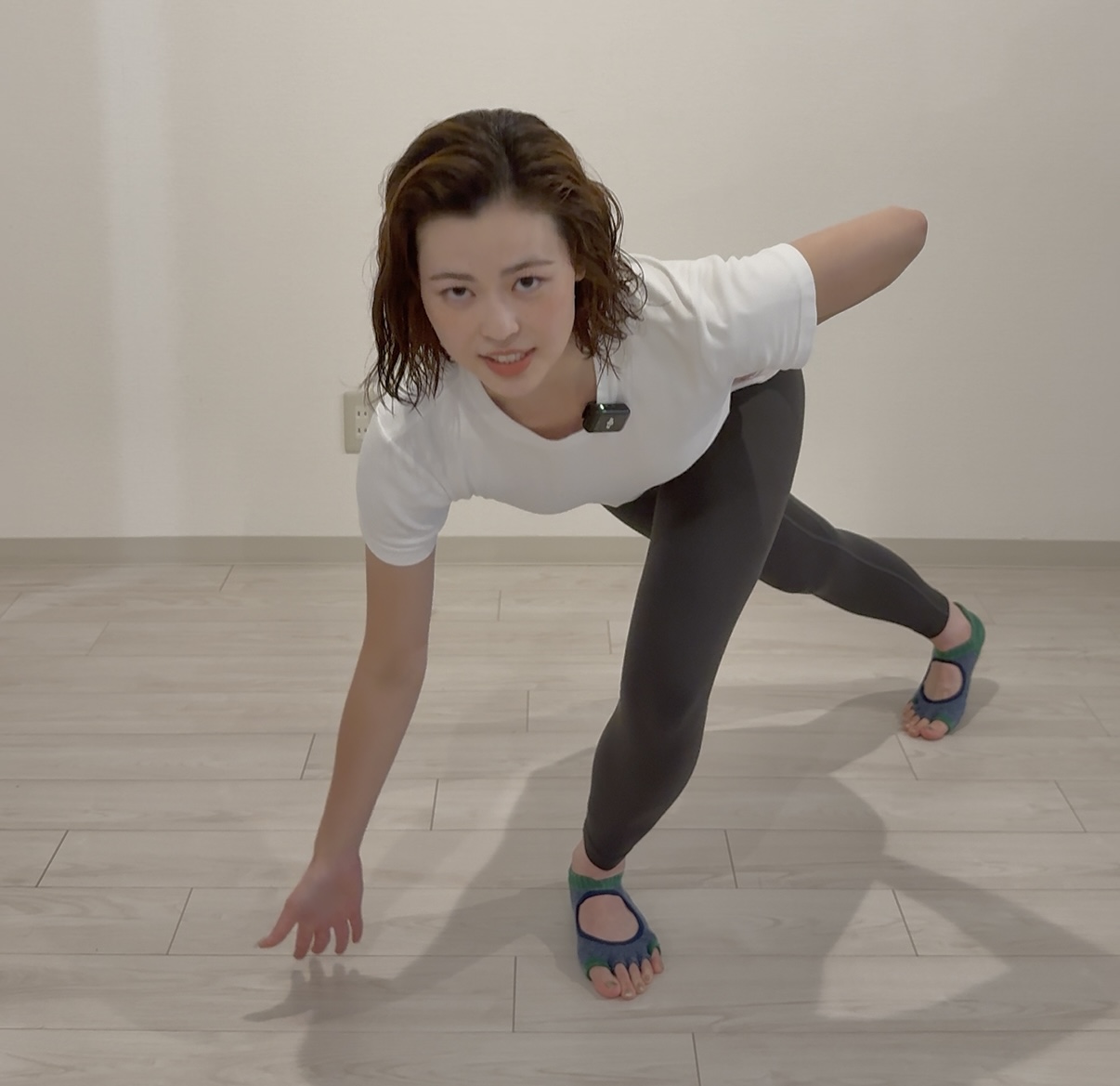 【立ったまま体幹&美脚エクササイズ】スタンディング・クロックタップスのやり方と効果を徹底解説