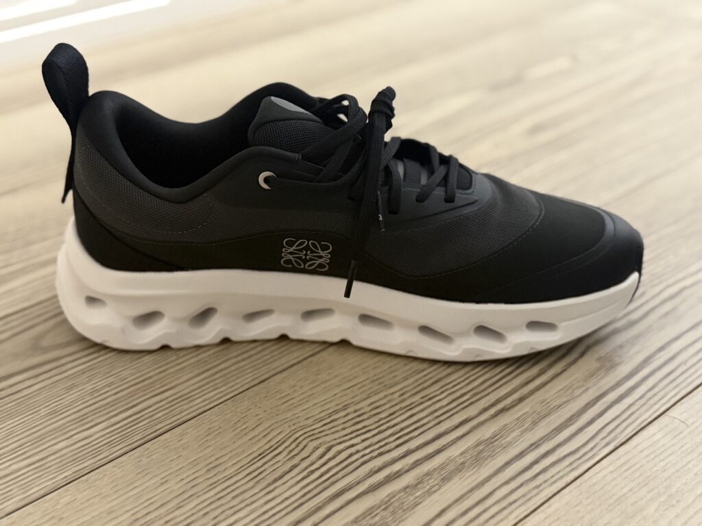 Cloudtilt Loeweの片足をアップで撮影した画像